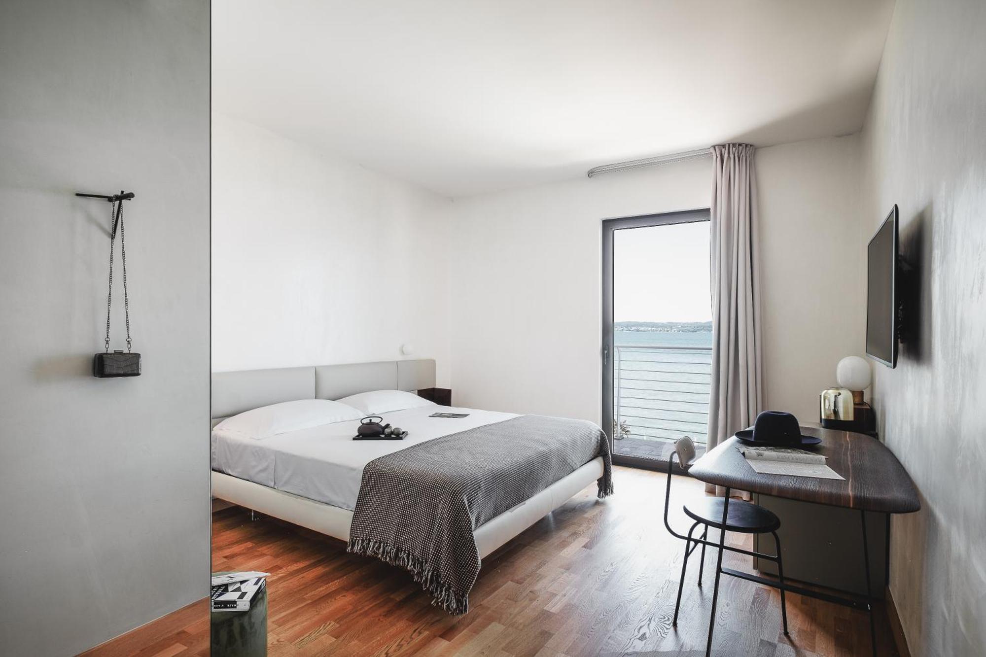 Aqva Boutique Hotel (Adults Only) 西尔米奥奈 外观 照片