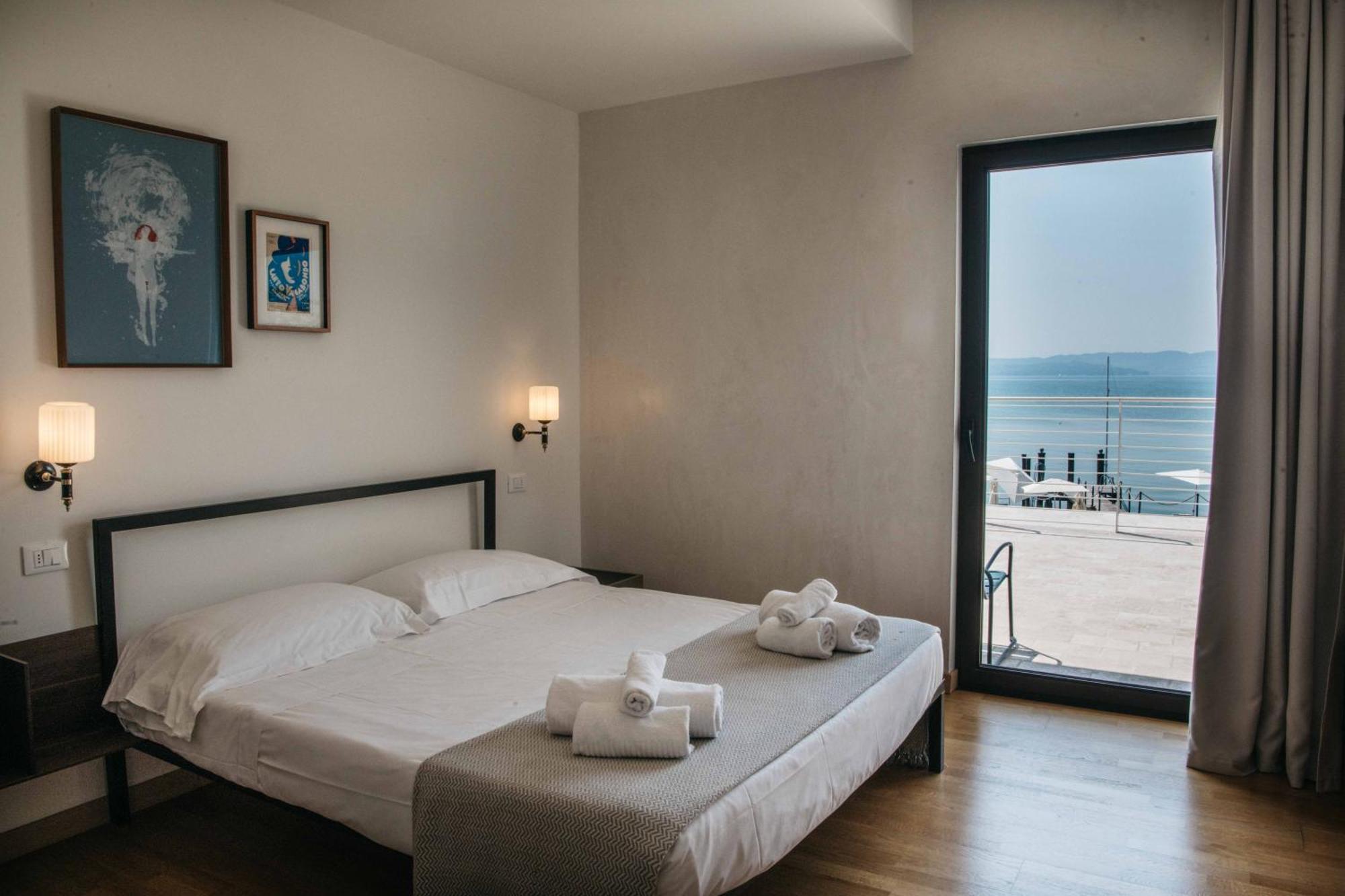 Aqva Boutique Hotel (Adults Only) 西尔米奥奈 外观 照片